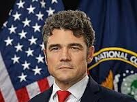 ¿ESTADOS UNIDOS FUE «ARRASTRADO» A UN CONFLICTO CON IRÁN? Joe Kent, Director antiterrorismo de Trump