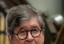 Alfredo Bryce Echenique: Vida, Obra y Legado de un Gran Narrador Peruano.