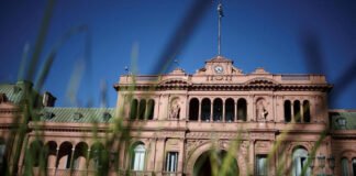 Milei bloquea acceso de periodistas a la Casa Rosada al señalar “espionaje”: ¿qué hay detrás de la medida?