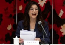 La líder opositora de Taiwán defiende en Pekín su acercamiento a China “para evitar una guerra” | Internacional