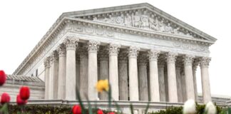 El Supremo muestra su escepticismo sobre la orden de Trump de denegar la nacionalidad a hijos de inmigrantes no residentes | Internacional