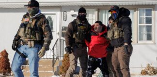 Los arrestos de migrantes en espacios públicos aumentan más de 1.100% durante el segundo mandato de Trump | Inmigración en Estados Unidos