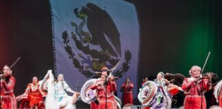 El momento en la cumbre del Mariachi Reyna de Los Ángeles, eclipsado por su presunta afiliación con el trumpismo