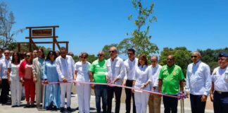 El Gobierno entrega renovado frente costero de Sosúa y plaza para vendedores