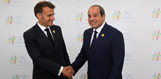 Emmanuel Macron inicia en Egipto su gira africana para reconstruir lazos con el continente