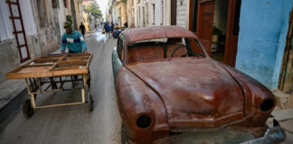 EE. UU. ofrece nuevamente 100 millones de dólares a Cuba mientras endurece sanciones