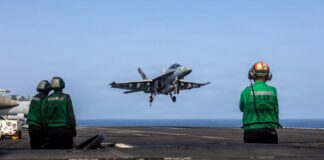 La guerra de Estados Unidos e Israel contra Irán, en directo | EE UU ataca instalaciones militares en Irán y Teherán responde con una ofensiva contra una base aérea estadounidense
