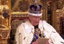 Rey Carlos III habla ante el Parlamento británico en medio de tensiones políticas