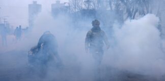El uso de gas lacrimógeno y gas pimienta ha afectado a decenas de niños durante la campaña de deportaciones de Trump