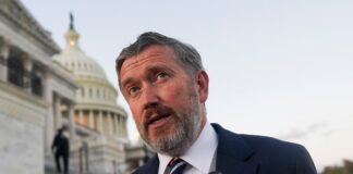 Trump impone su ley en Kentucky: su candidato gana al rebelde Thomas Massie en las primarias más caras de la historia