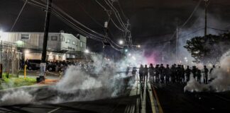 La violencia por las protestas contra la política migratoria de Trump estalla en Nueva Jersey: “Fuera los fascistas del ICE” | Inmigración en Estados Unidos