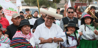 Roberto Sánchez, candidato presidencial en Perú, niega acusación en su contra