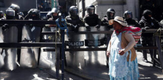 Bolivia sin solución a la vista: más de 100 bloqueos y las víctimas por falta de atención médica llegan a cinco