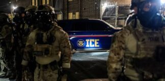 ICE cambia normas de detención migratoria a petición de contratista privado, según medio