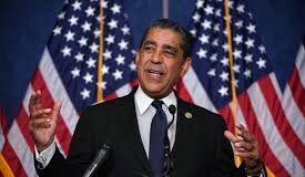 Por justicia, Adriano Espaillat debe continuar su gran obra en el congreso E.E.U.U.