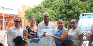 Miles de madres de Peravia participan en gran sorteo especial organizado por la Oficina del Senador Julito Fulcar* – El Diario Universal