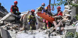 Al menos nueve personas muertas, incluidos tres niños, en nuevos ataques rusos contra Ucrania