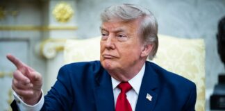Trump insiste en el fraude electoral de cara a las ‘midterms’, pero varios votos indebidos llevaban su nombre
