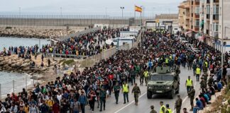 CEUTA COLAPSA TRAS LA ENTRADA DE 49 MIL PERSONAS EN 24 HORAS