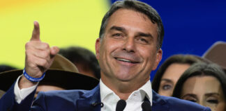 Quién es Flávio Bolsonaro, el nuevo líder de la derecha brasileña
