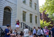 Harvard gana a Trump la primera batalla, pero la guerra no ha terminado: “Nos jugamos la democracia”