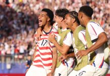 Un intenso Estados Unidos vence a Bosnia, pero pierde a su goleador para los octavos