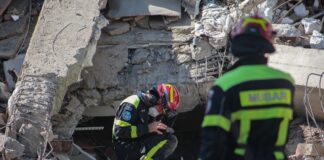 Un centenar de economistas pide a Estados Unidos que levante las sanciones a Venezuela para aliviar el golpe del terremoto
