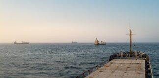 Estados Unidos exige a Irán que se comprometa públicamente a no atacar barcos en el estrecho de Ormuz