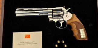 Los líderes de la OTAN no saben qué hacer con el regalo de Erdogan: un revólver con sus balas