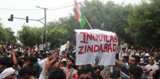 Los jóvenes del movimiento de ‘las cucarachas’ anuncian el fin de sus protestas tras lograr la dimisión del ministro de Educación de la India | Internacional