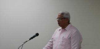EX-EMBAJADOR HÉCTOR DOMÍNGUEZ, PUSO A CIRUCULAR LA OTRA ALTERNATIVA, EN RODHE ISLAND