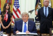 Plan de Donald Trump requiere millones de dosis de vacunas que no se han usado por décadas