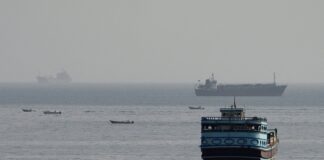 Irán insiste en mantener el control del estrecho de Ormuz mientras Trump amenaza con abrirlo por la fuerza