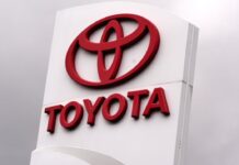 Retiran 665,000 Toyota Camry por una falla que podría dejar inactivos los indicadores de seguridad