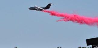 Mueren dos personas tras estrellarse un helicóptero militar en Texas