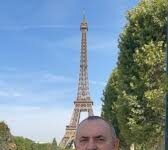 EL ÚLTIMO «OPOSITOR DE SALON» RUSO SE MUDA A PARÍS «TEMPORALMENTE»
