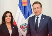 BISONÓ ARRANCA EN LA CANCILLERÍA REPARTIENDO CAFÉ DIPLOMÁTICO