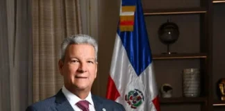 LA CANDIDEZ DE MACARRULLA: Entre la intriga palaciega, el rebote económico y la sombra de Medusa